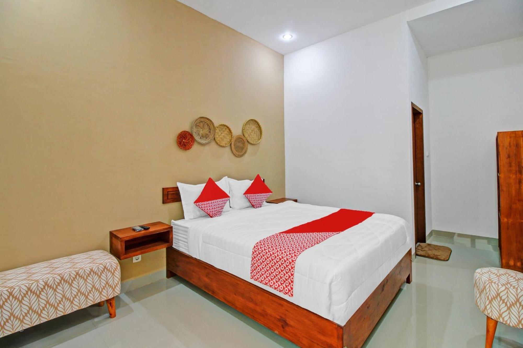 Oyo 90820 Madania Guesthouse Syariah Mataram Exterior foto