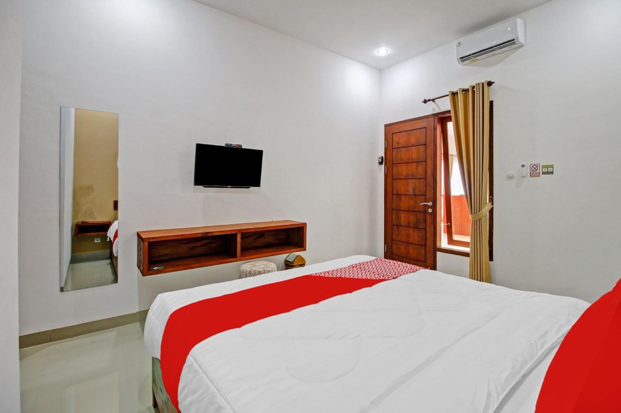Oyo 90820 Madania Guesthouse Syariah Mataram Exterior foto