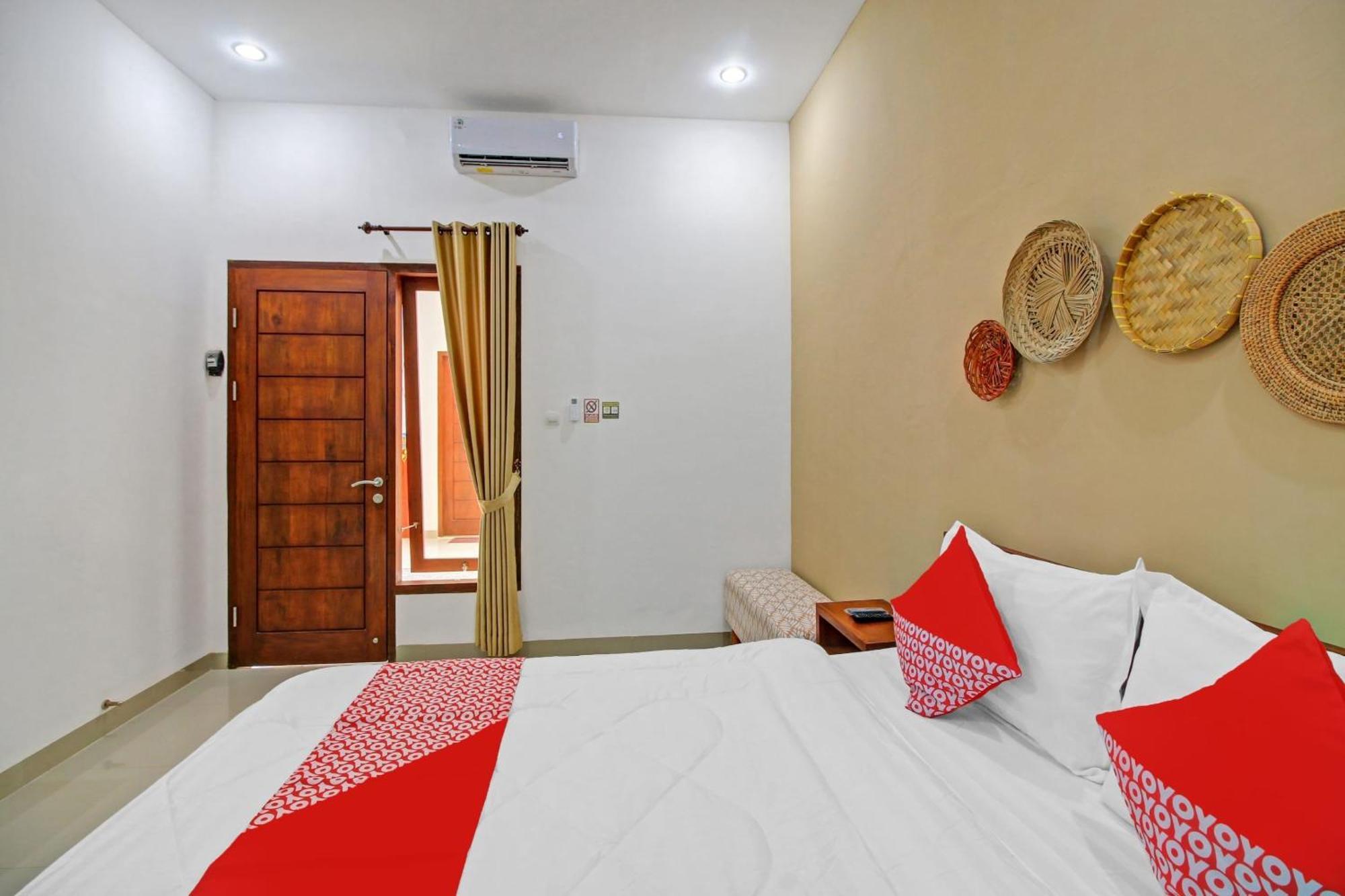 Oyo 90820 Madania Guesthouse Syariah Mataram Exterior foto